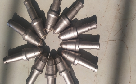 革新之?。褐锌旗襄方爻菁す馊鄹采璞?，为高效工业制造注入强大动力