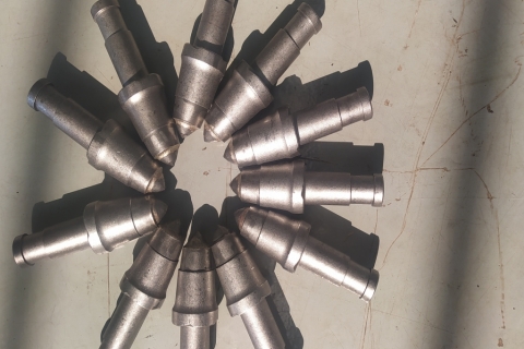 革新之?。褐锌旗襄方爻菁す馊鄹采璞?，为高效工业制造注入强大动力